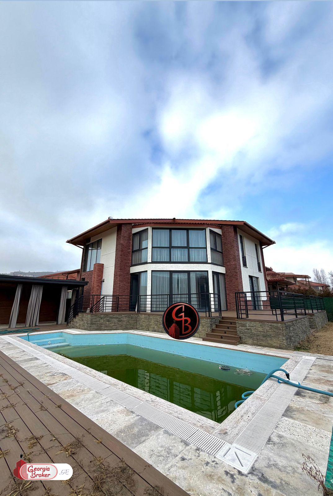 იყიდება ახალი გარემონტებული 7 ოთახიანი სახლი